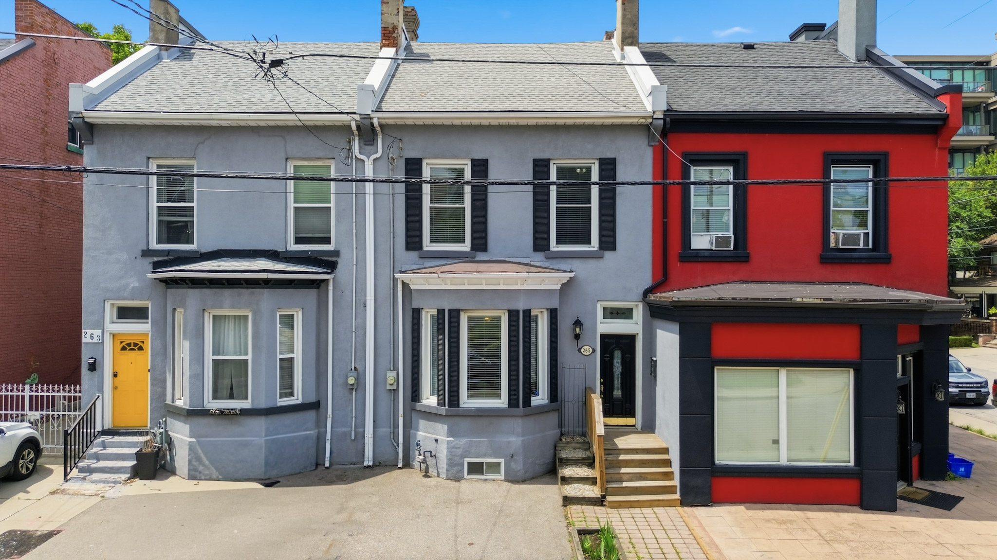 265 Macnab Street North, Hamilton, Ontario L8L 1K2 — front exterior of the 2.5-storey home for sale, List It Realty
